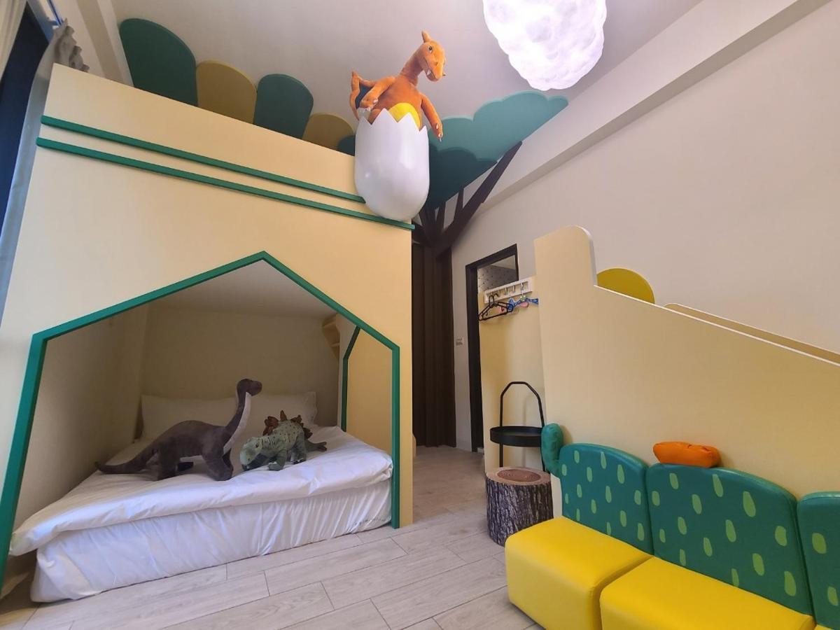 Sunlight Forest Homestay Tainan Buitenkant foto