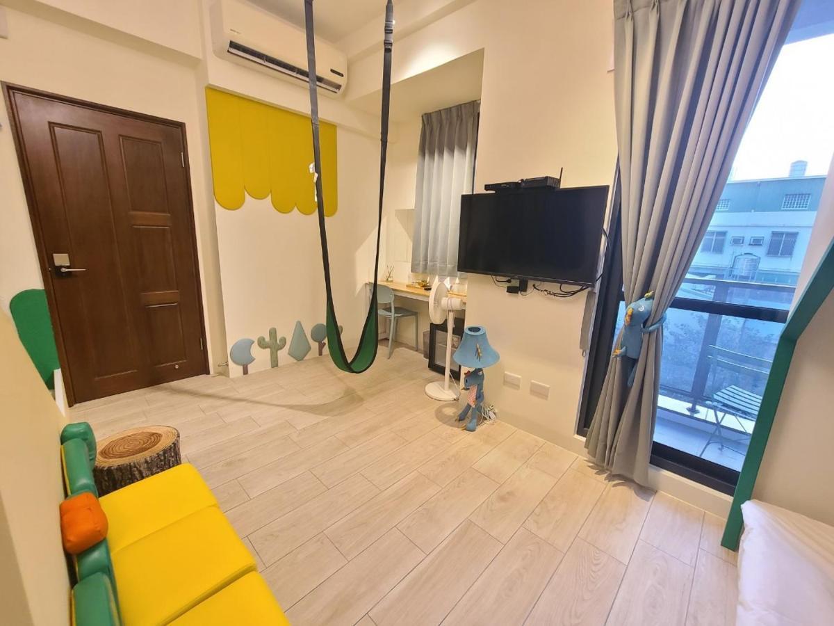 Sunlight Forest Homestay Tainan Buitenkant foto