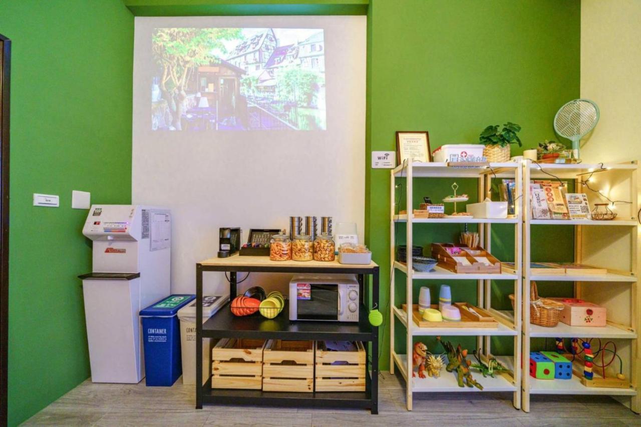 Sunlight Forest Homestay Tainan Buitenkant foto
