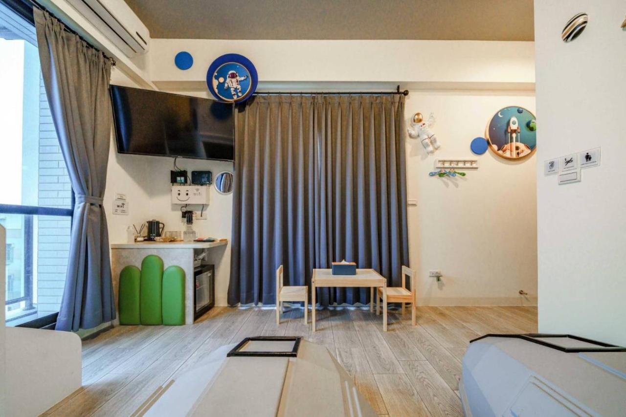 Sunlight Forest Homestay Tainan Buitenkant foto
