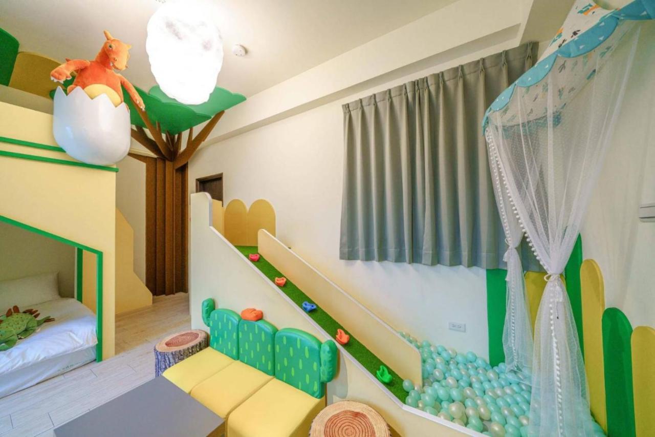 Sunlight Forest Homestay Tainan Buitenkant foto